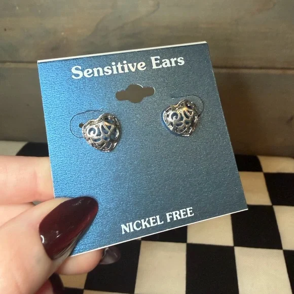 Filigree Heart Stud Earrings - Picture 2 of 3